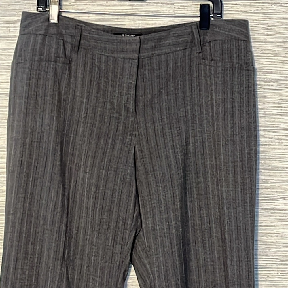 Tailored Confidence – Apt. 9 Charcoal Pinstripe Dress Pants Size 14 (775) - Picture 3 of 5